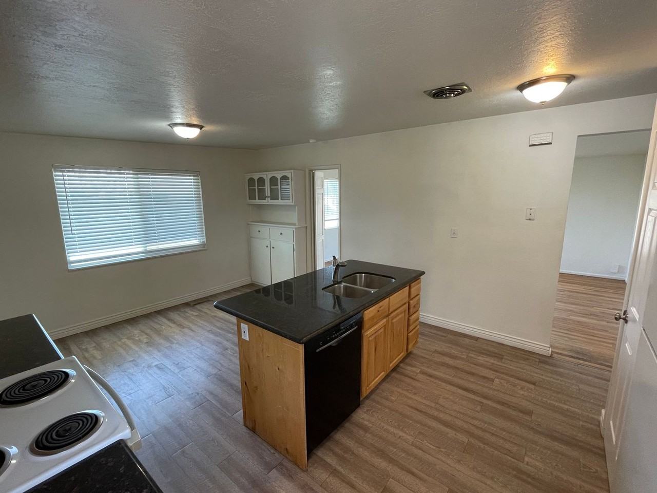4159 S 3100 E - Photo 7 of 26