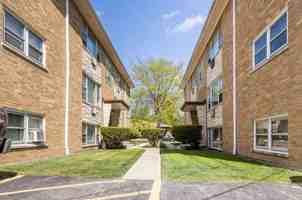 featured image of 270 N Lake St
