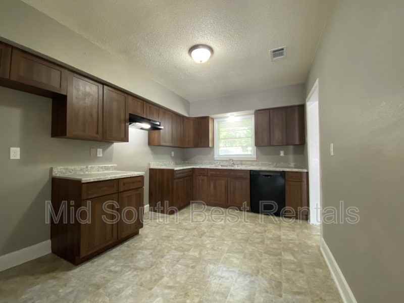 1284 Old Hickory Rd - Photo 3 of 8