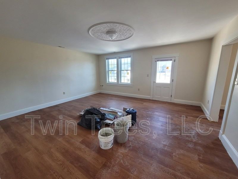 5499 Main St #1 - Photo 3 of 5