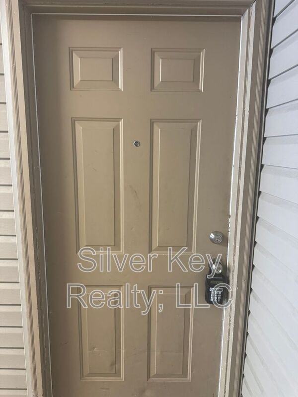 220 Willow Creek Dr #4 - Photo 2 of 11