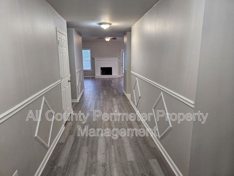 704 White Dove Dr - Photo 2 of 19