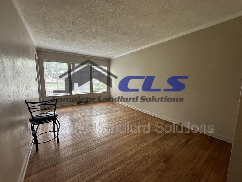 721 S 6th St - Photo 2 of 10