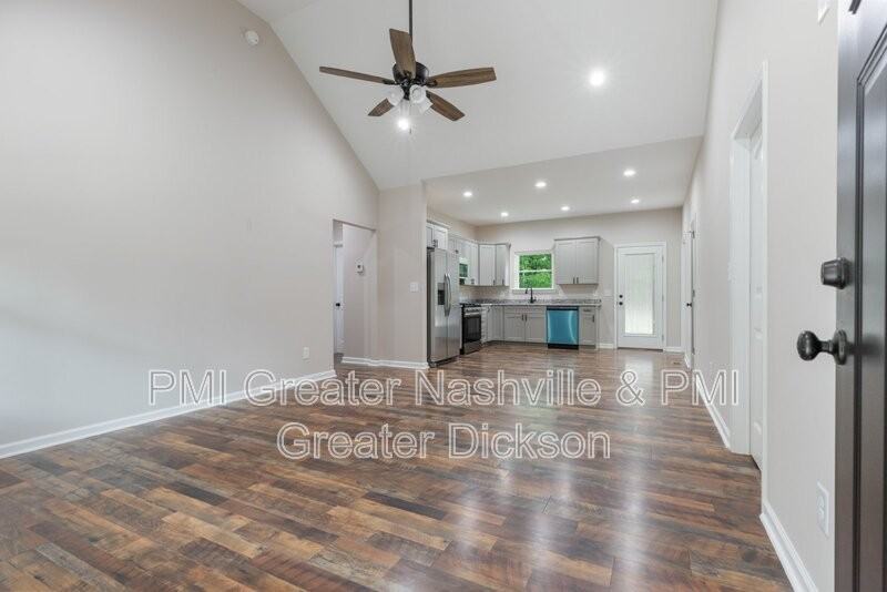 218 Mike St - Photo 4 of 27