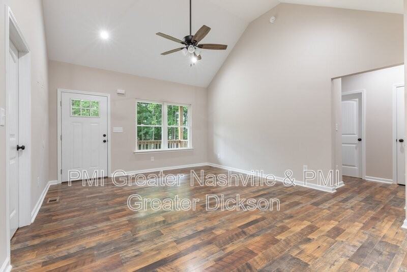 218 Mike St - Photo 6 of 27