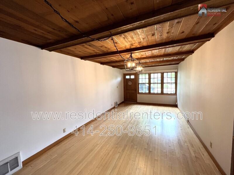 4929 N Hollywood Ave - Photo 3 of 28