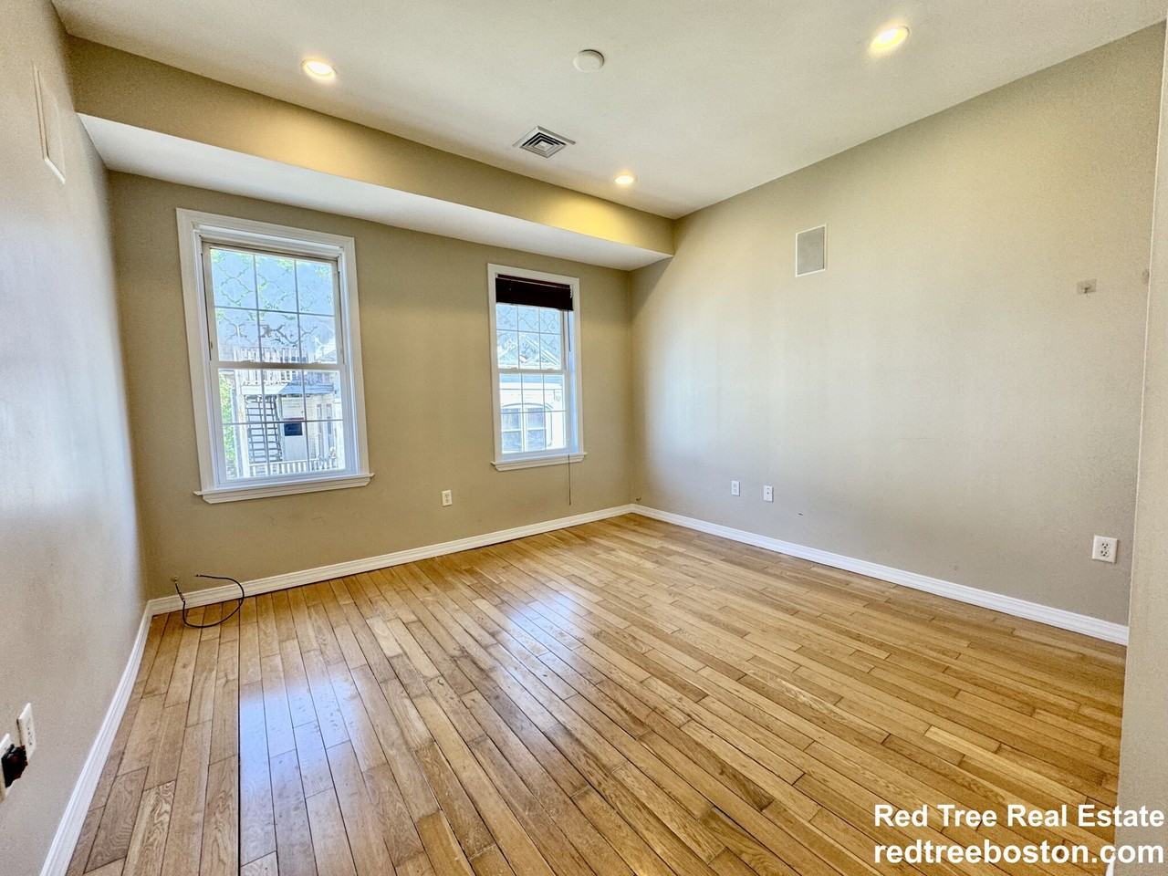 22 Elmore St #3 - Photo 5 of 18