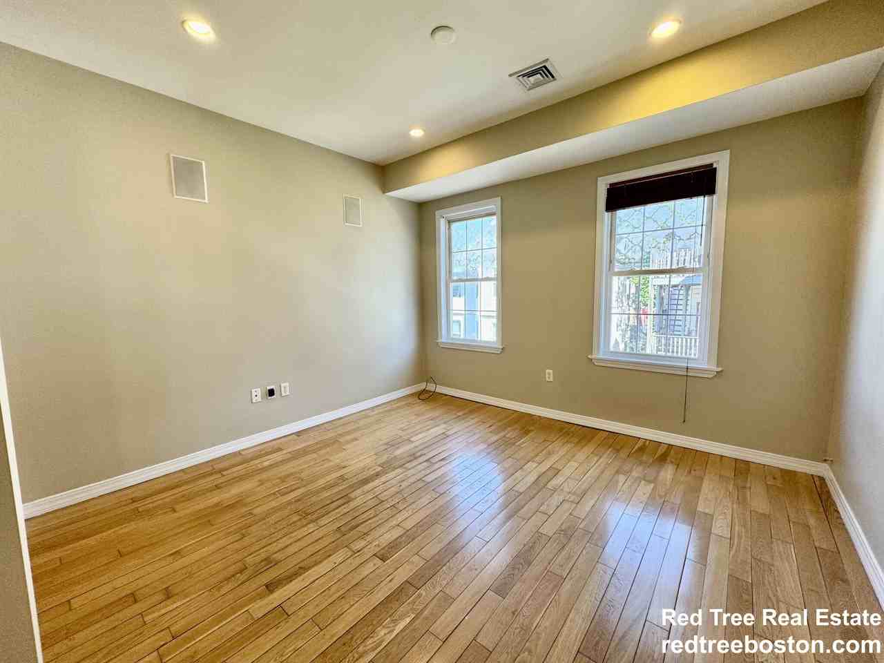 22 Elmore St #3 - Photo 6 of 18