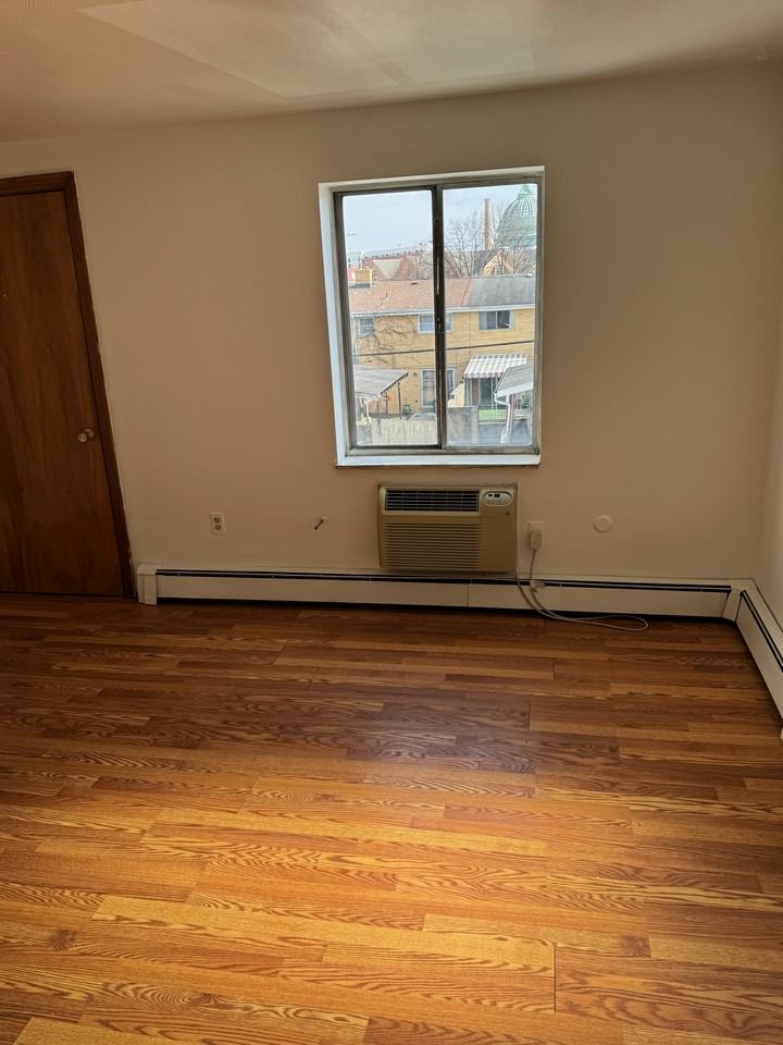 225 South Saint Clair Street - Photo 2 of 4