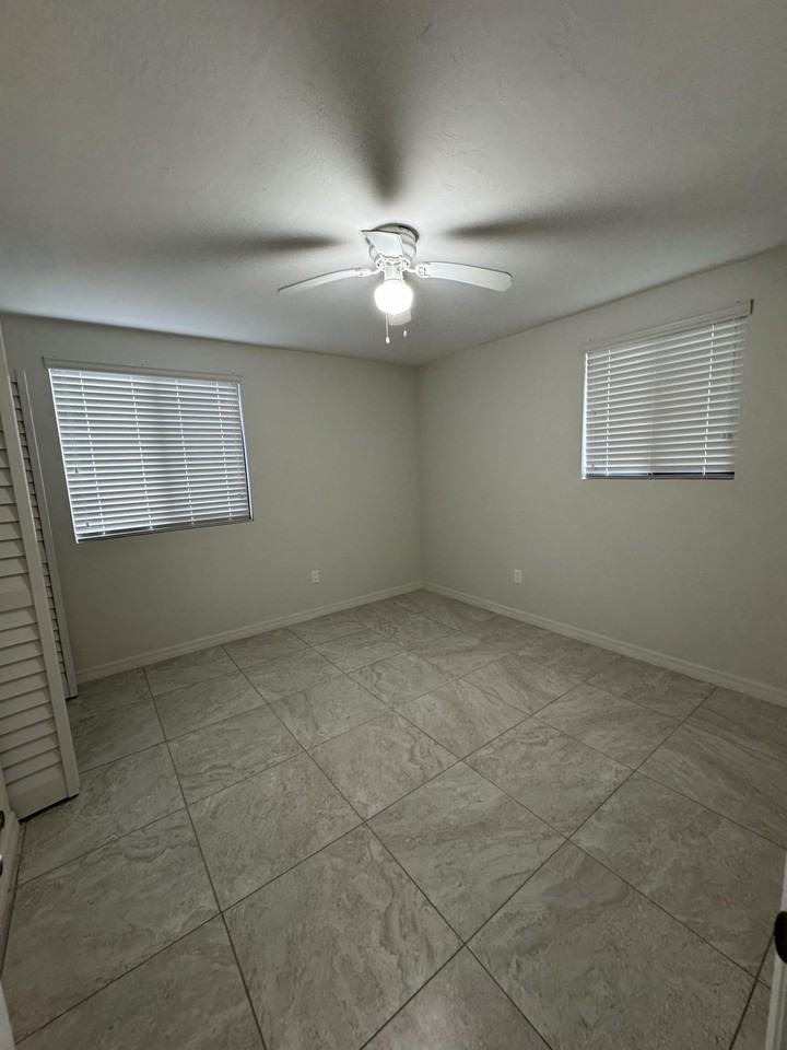 7961 Gladiolus Drive - Photo 5 of 23