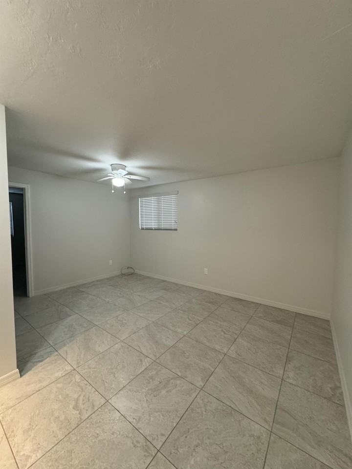 7961 Gladiolus Drive - Photo 7 of 23