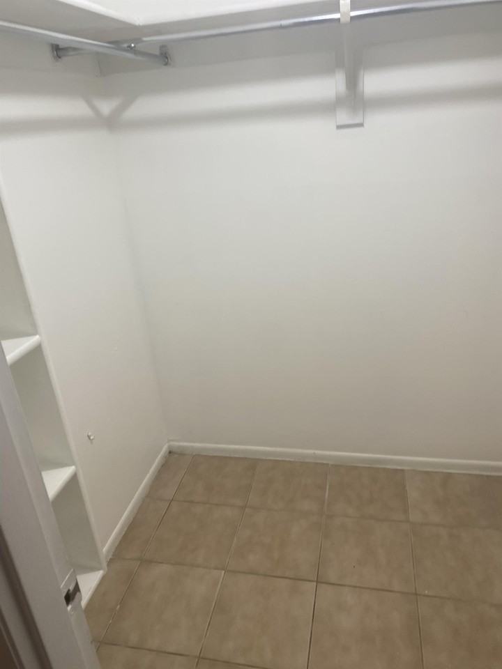 Sarasota Pines - Photo 2 of 6