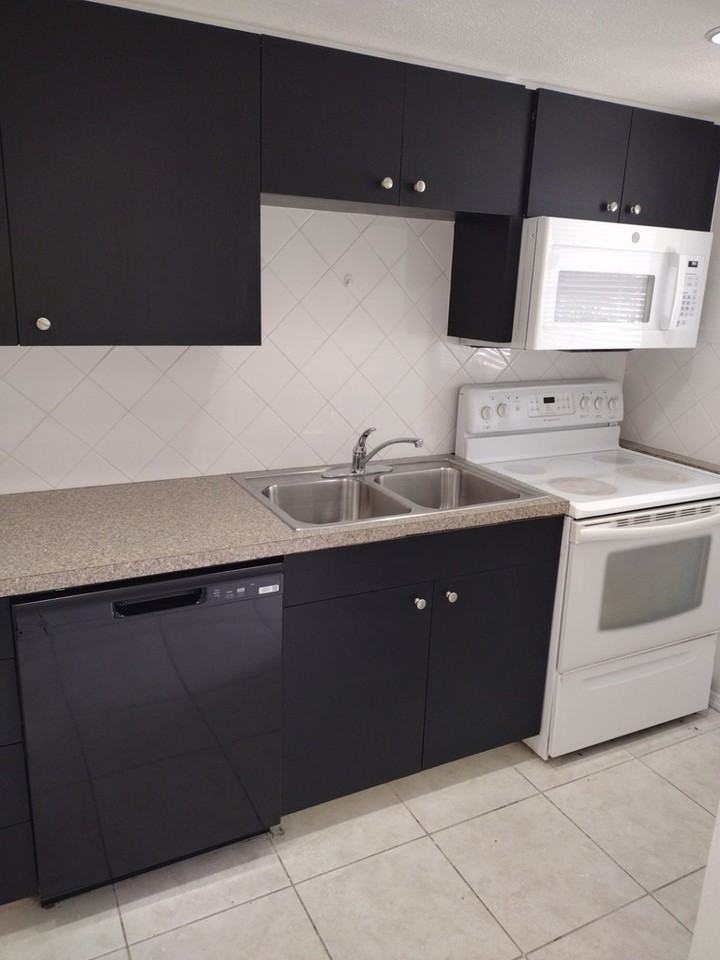 Sarasota Pines - Photo 4 of 6