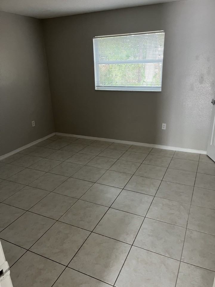 Sarasota Pines - Photo 5 of 6