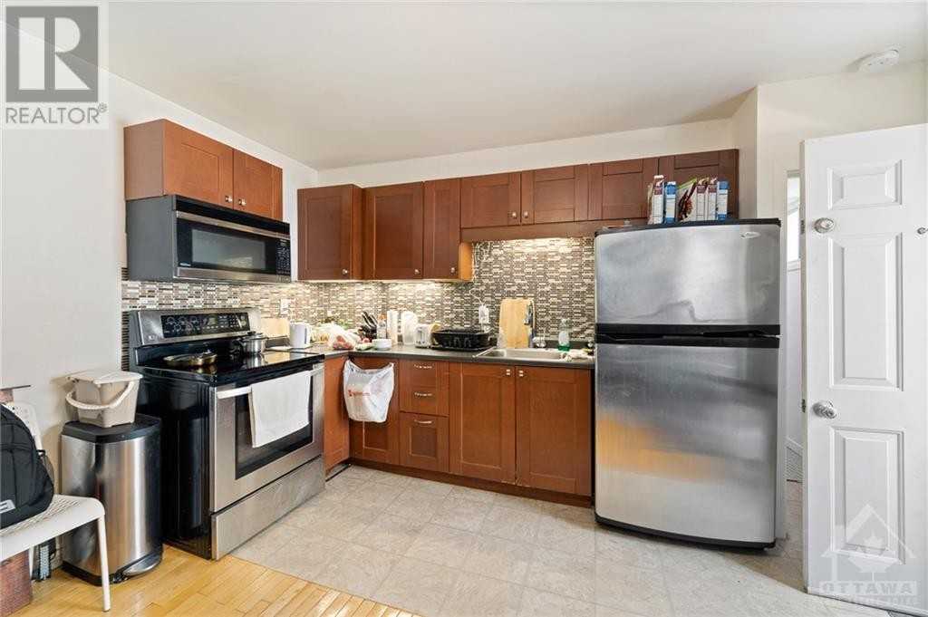 165 Clarence Street B - Photo 3 of 6