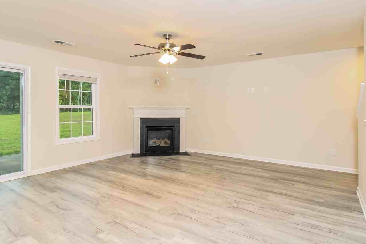 121 Woodcote Dr - Photo 2 of 17