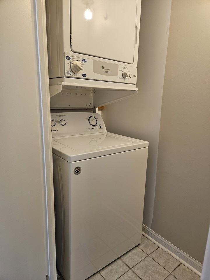 954 King Street West - Photo 3 of 19