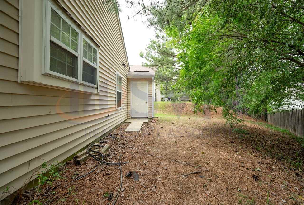 5015 Silhouette Dr - Photo 2 of 10