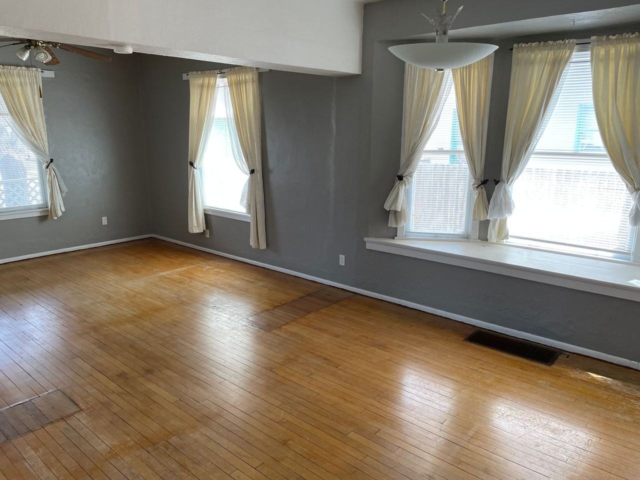 1434 11th Street - Photo 5 of 30