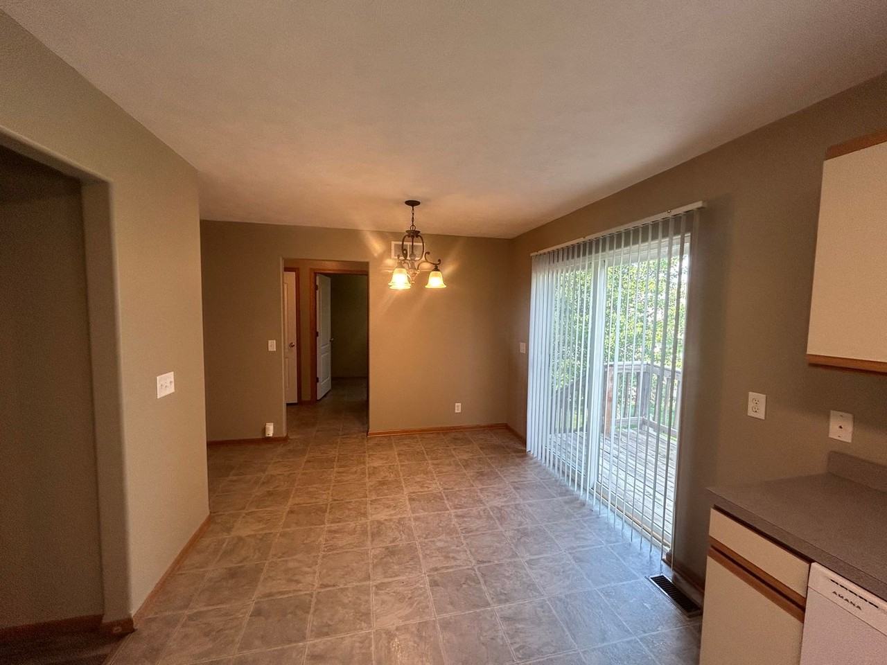6630 Shadow Pines Pl - Photo 5 of 17
