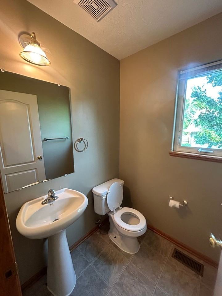 6630 Shadow Pines Pl - Photo 6 of 17