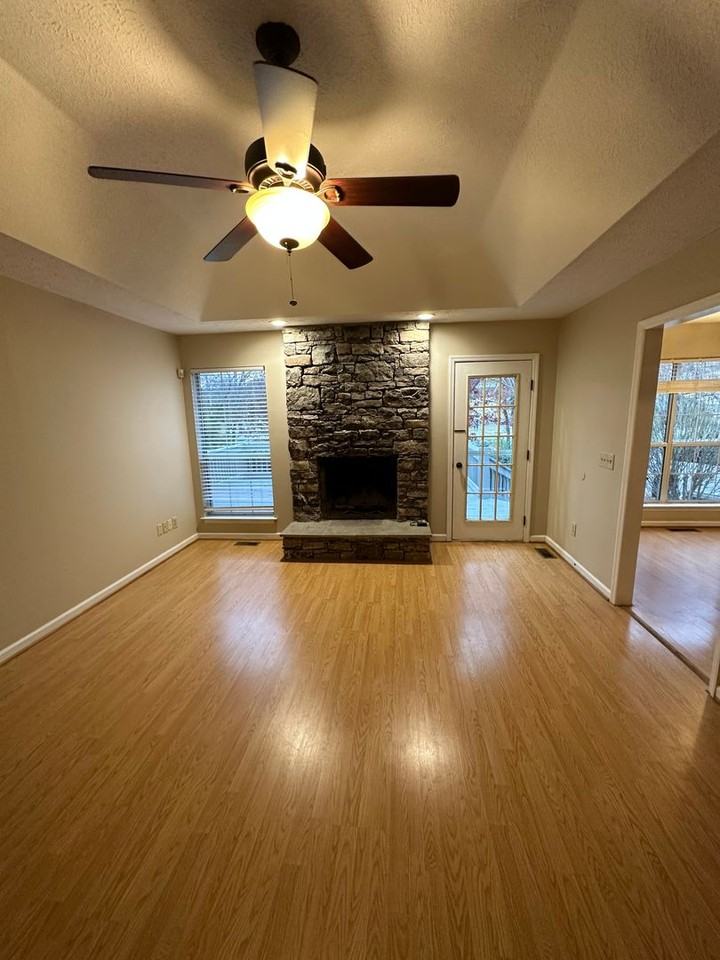 303 Oak Meadow Ln - Photo 2 of 24