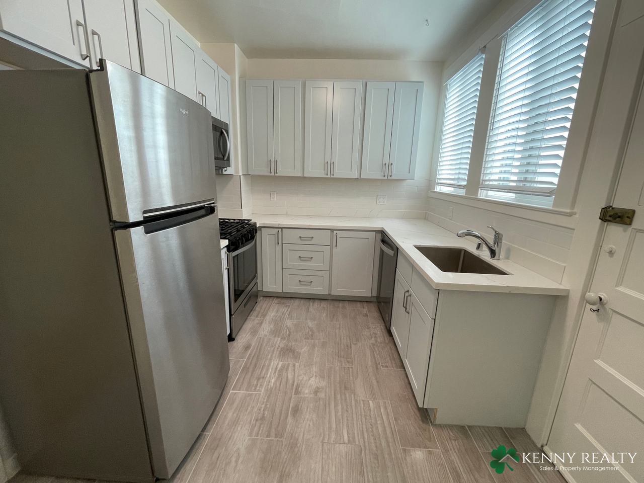 1325 5th Ave - Photo 6 of 18