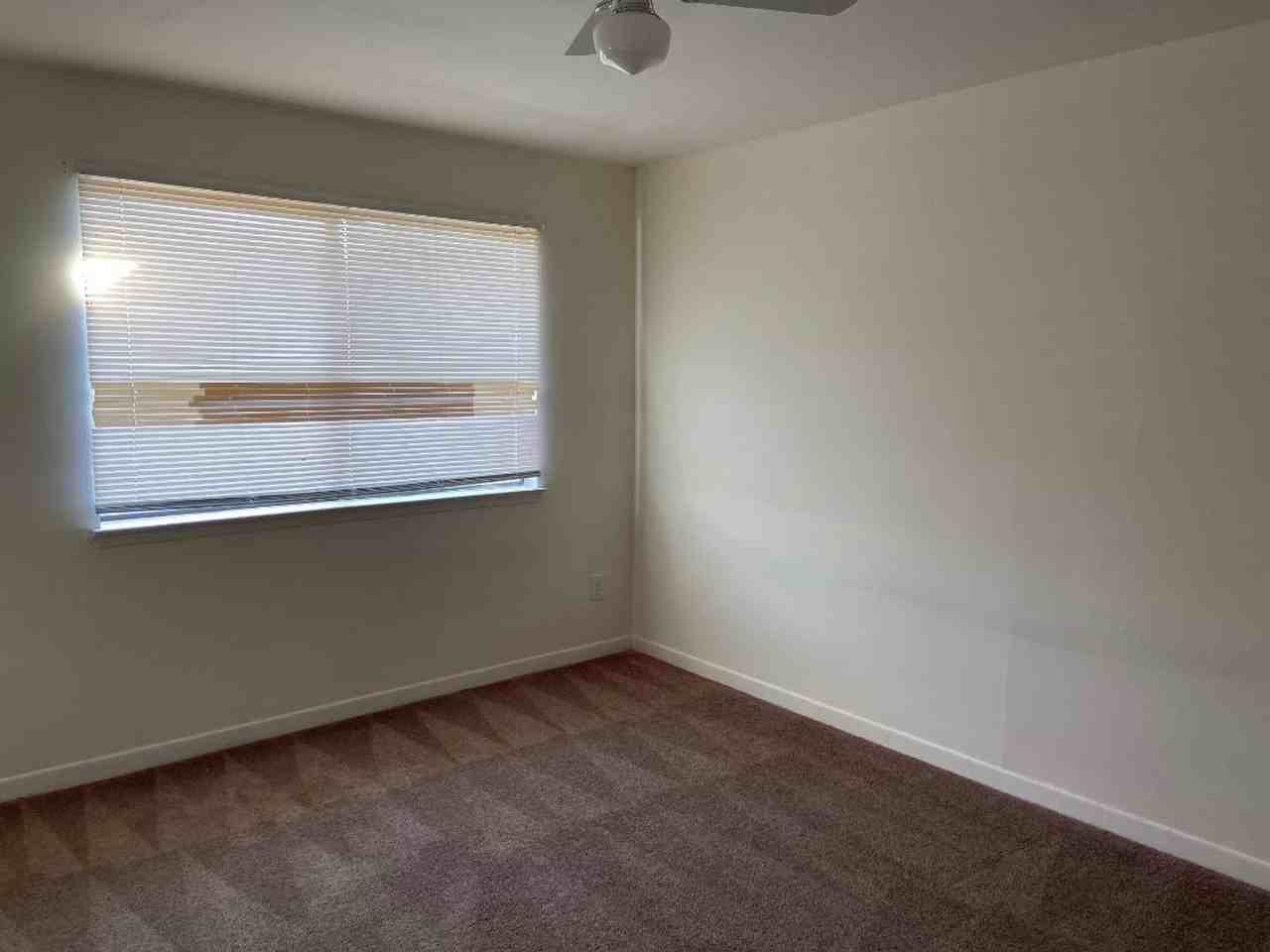 852 West St - Photo 6 of 7