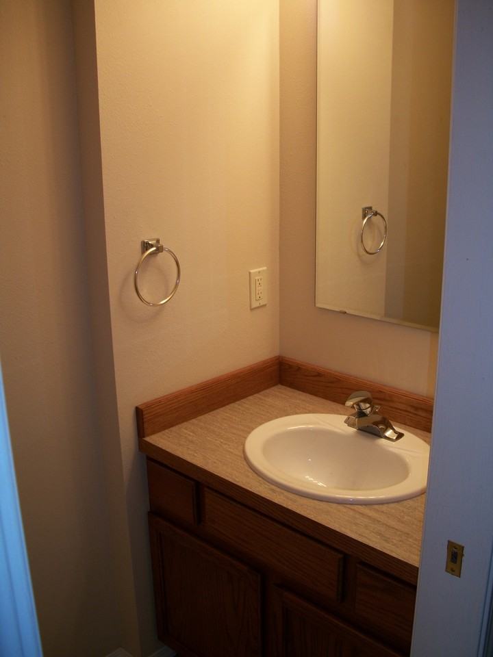 1304 W Babcock St - Photo 5 of 19