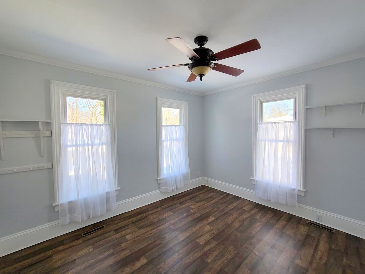 706 S 8th St Apt B - Photo 3 of 11