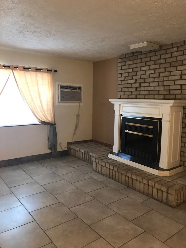 4270 E Hollygreen Rd - Photo 3 of 6