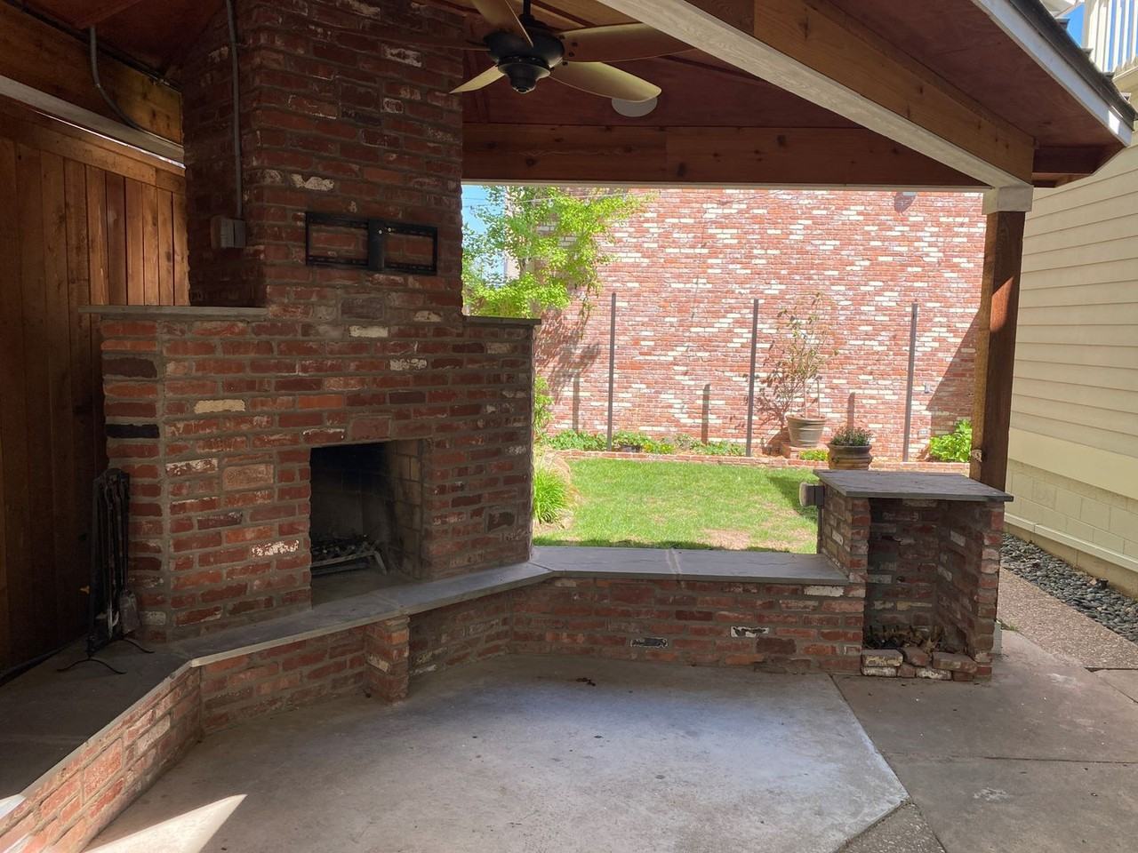 1515 S Carson Ave - Photo 5 of 50