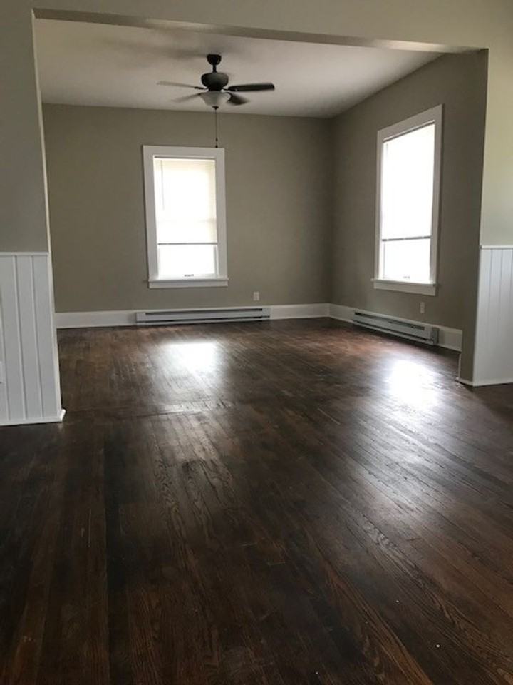 22542 Main St - Photo 3 of 21