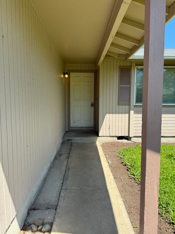 4579 Souza Ct - Photo 2 of 31