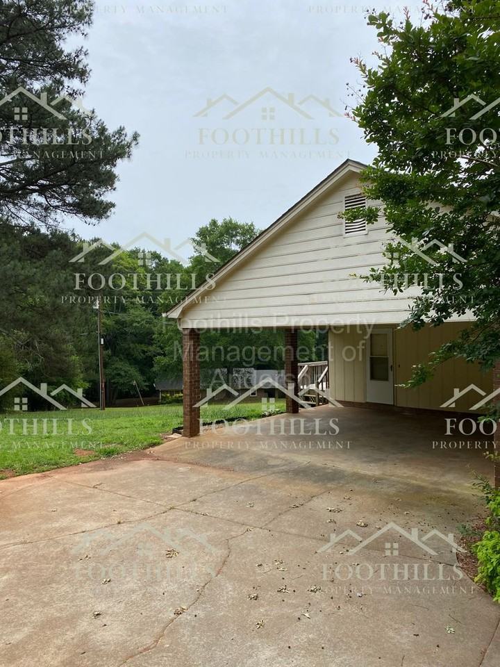 702 Beagle Run - Photo 2 of 19