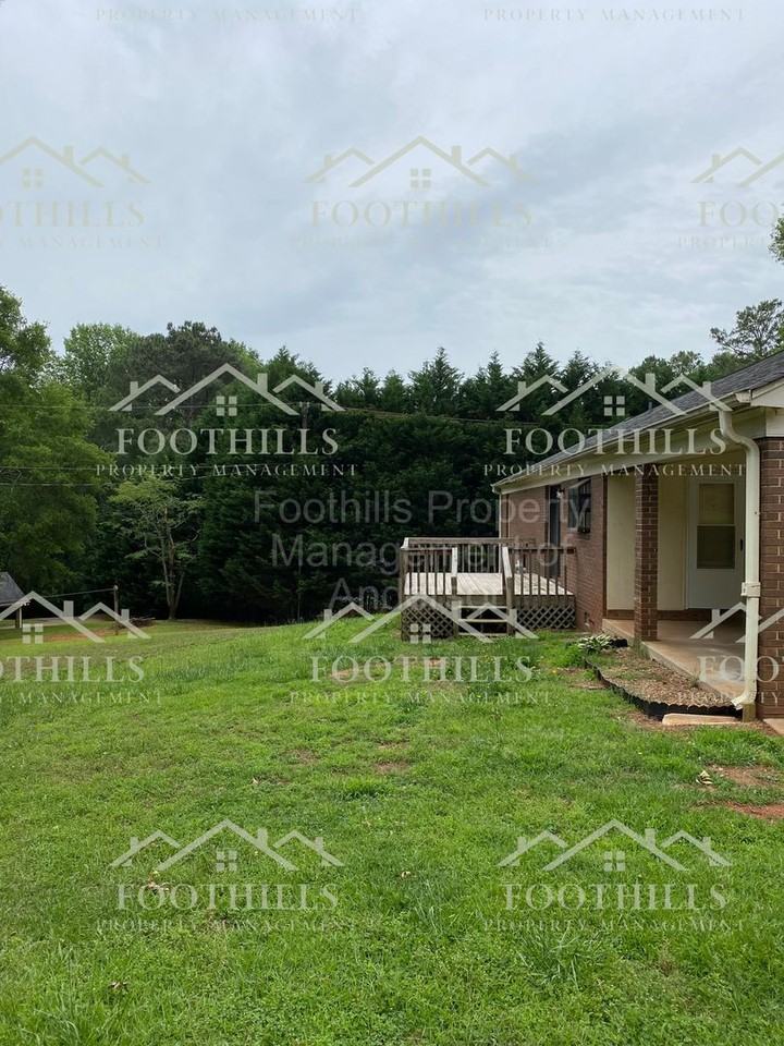 702 Beagle Run - Photo 3 of 19