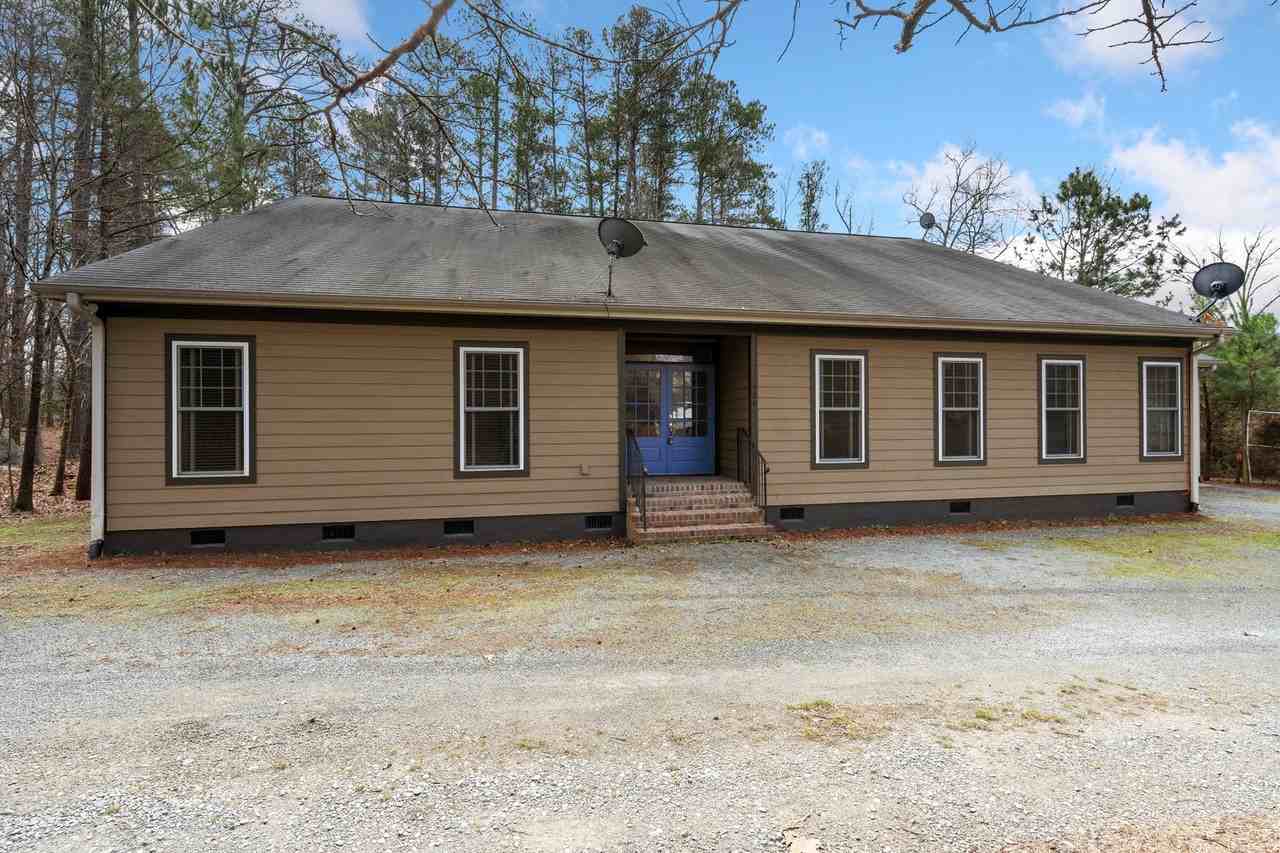 920 Hillsborough Rd - Photo 2 of 15