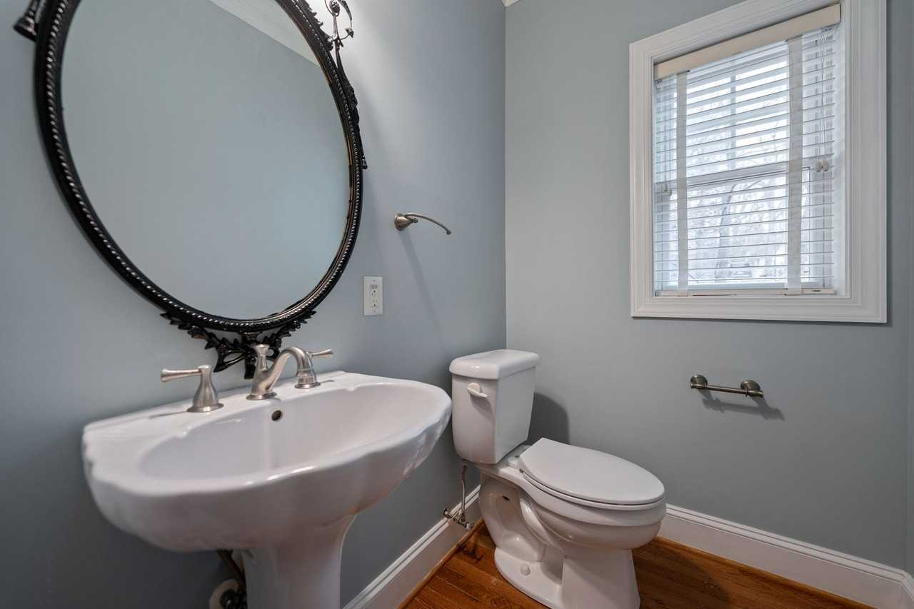 920 Hillsborough Rd - Photo 7 of 15
