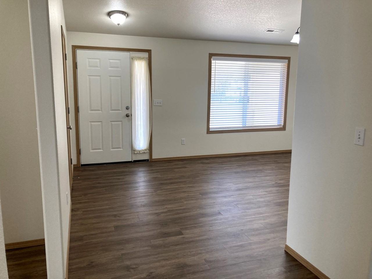 5402 Kirkwood Ln - Photo 2 of 45