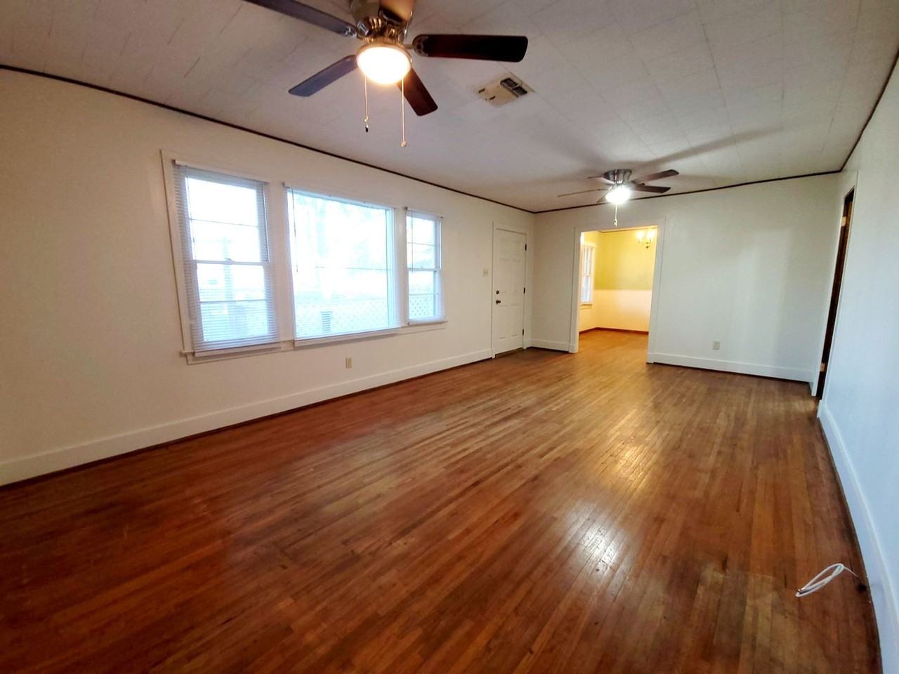 327 Chance St - Photo 4 of 11