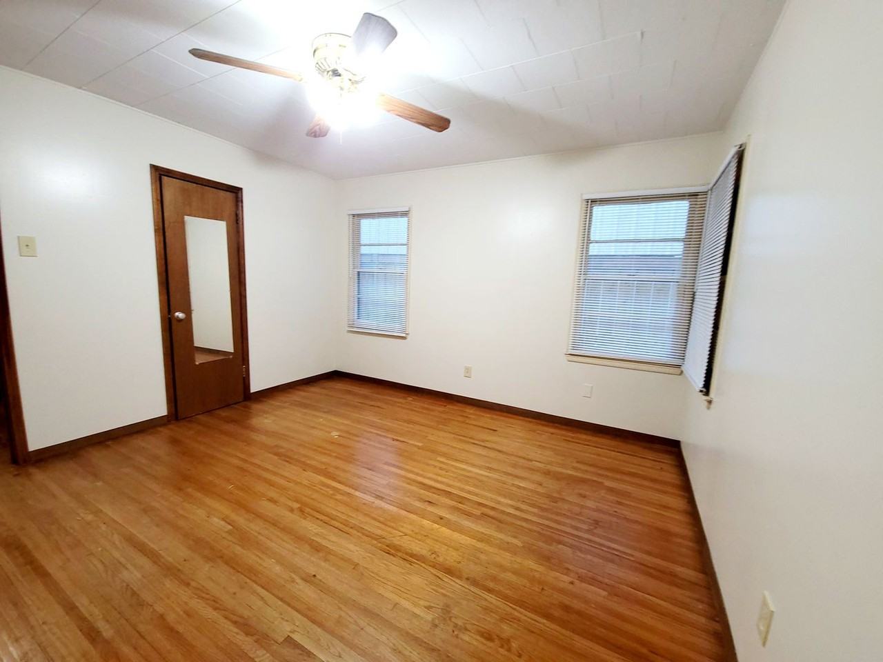 327 Chance St - Photo 7 of 11