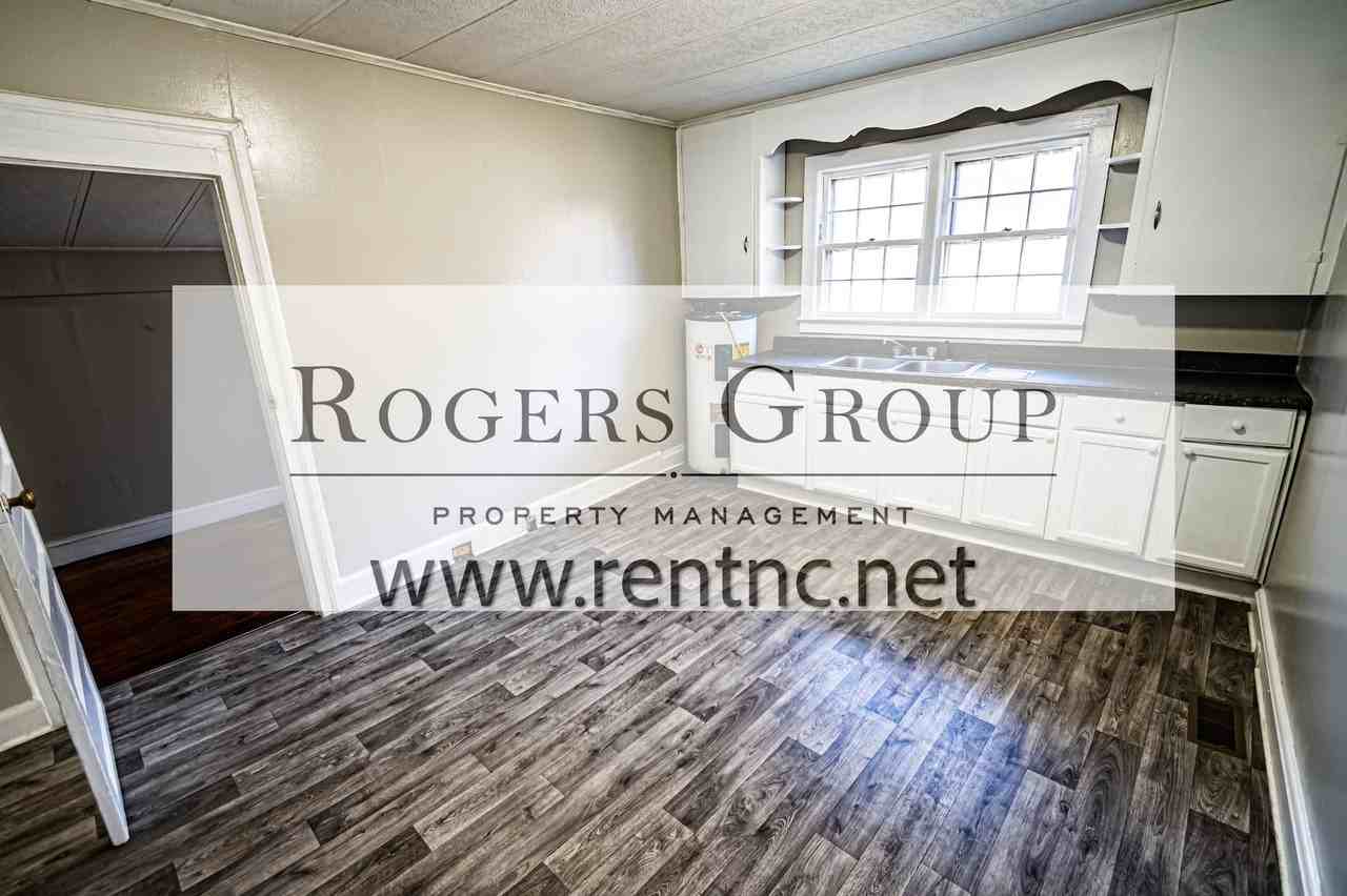 934 Elm St - Photo 3 of 7