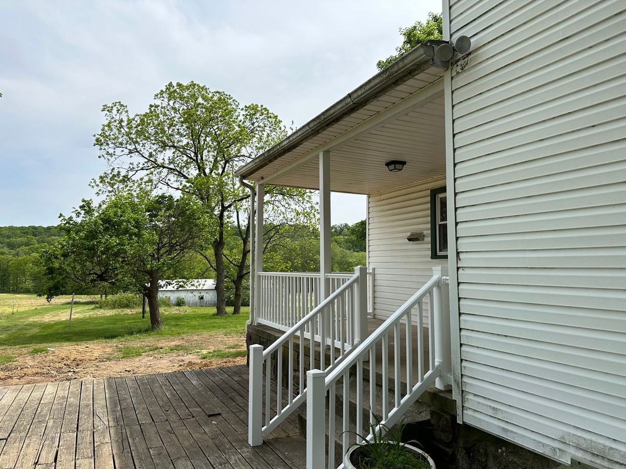 509 Oak Grove Rd - Photo 2 of 16