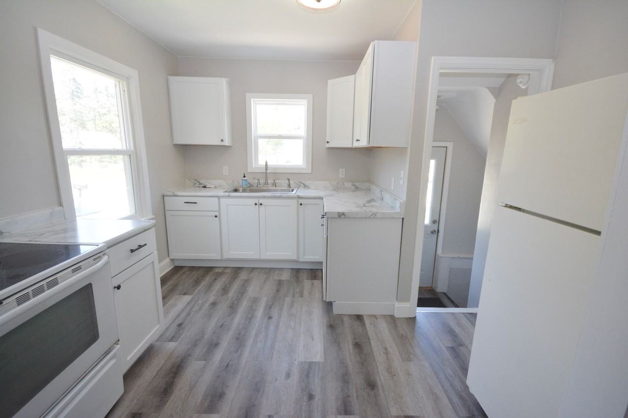 322 20th Ave Sw - Photo 5 of 23