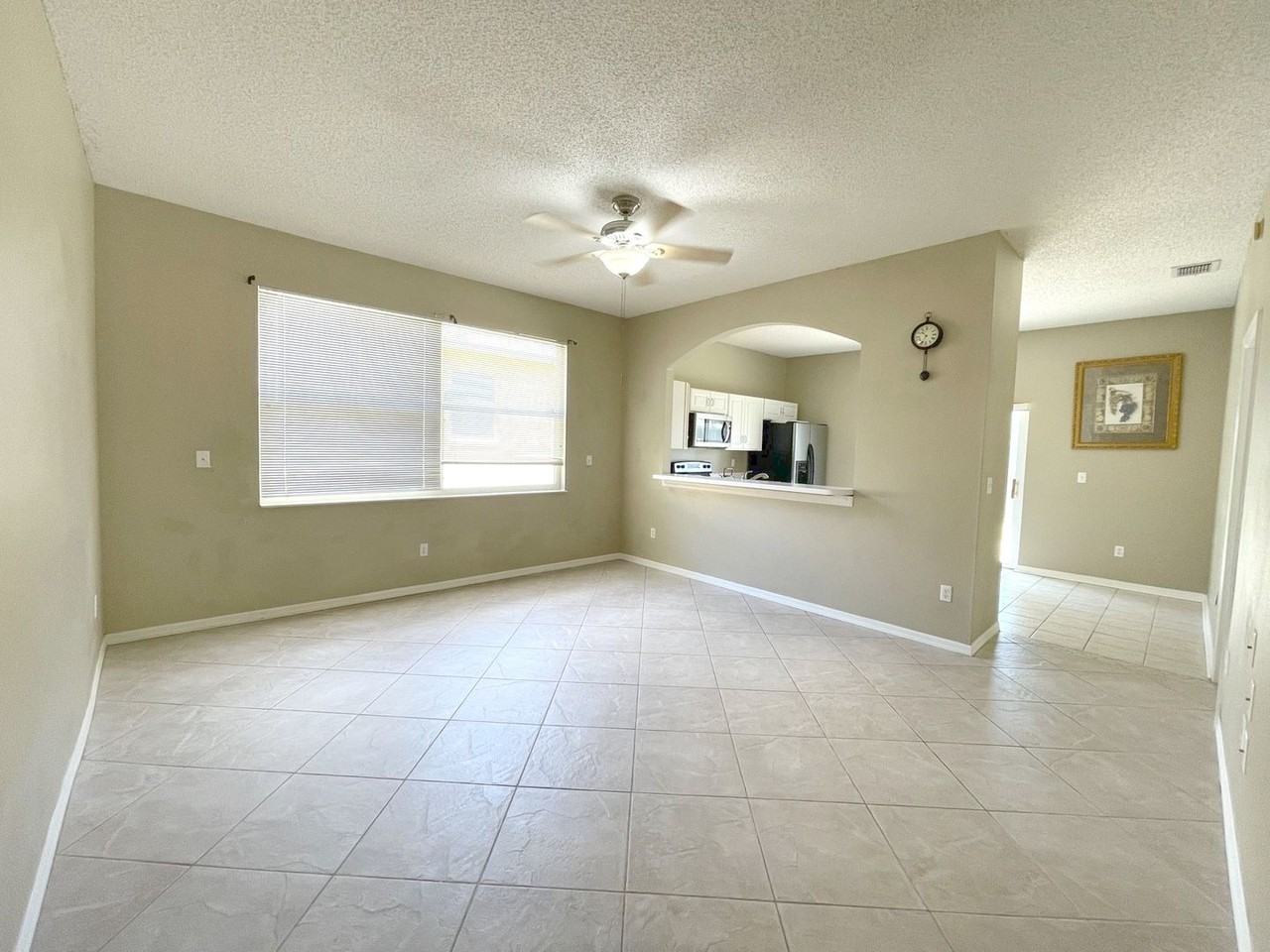 12751 Woodbury Oaks Dr - Photo 2 of 15