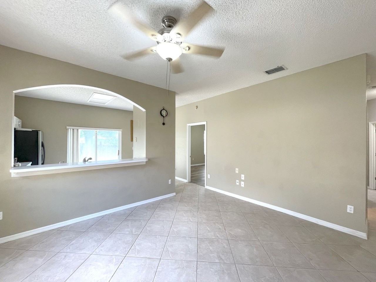 12751 Woodbury Oaks Dr - Photo 3 of 15
