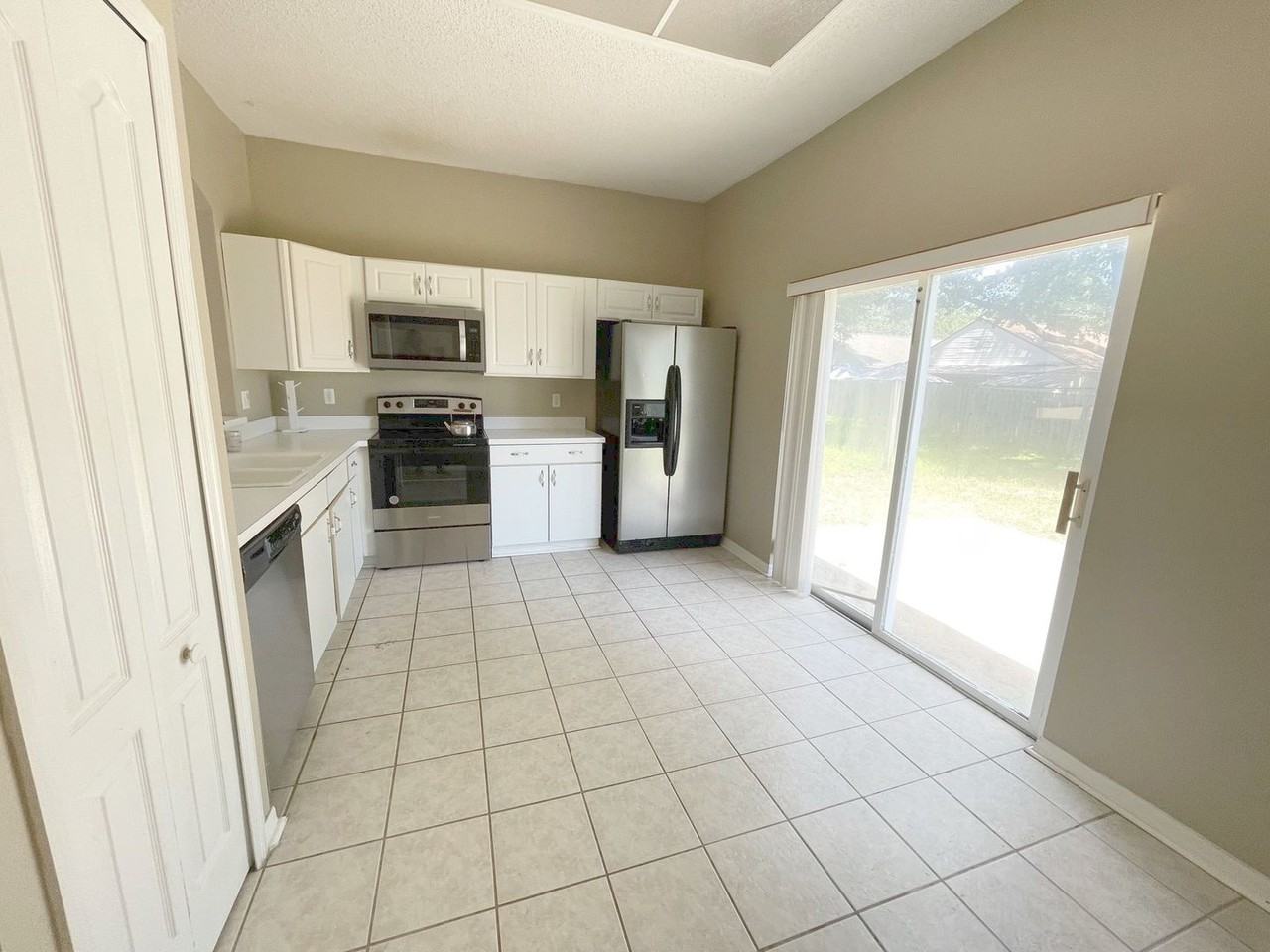 12751 Woodbury Oaks Dr - Photo 4 of 15