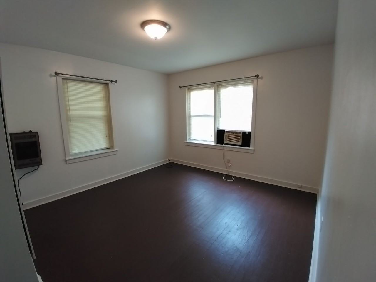 1122 Virginia St - Photo 5 of 8