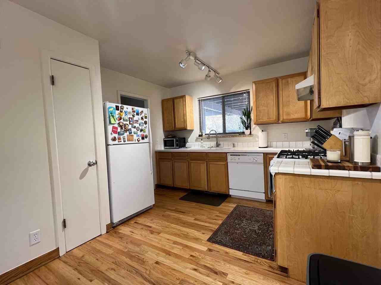 1401 Bradley Dr - Photo 2 of 25