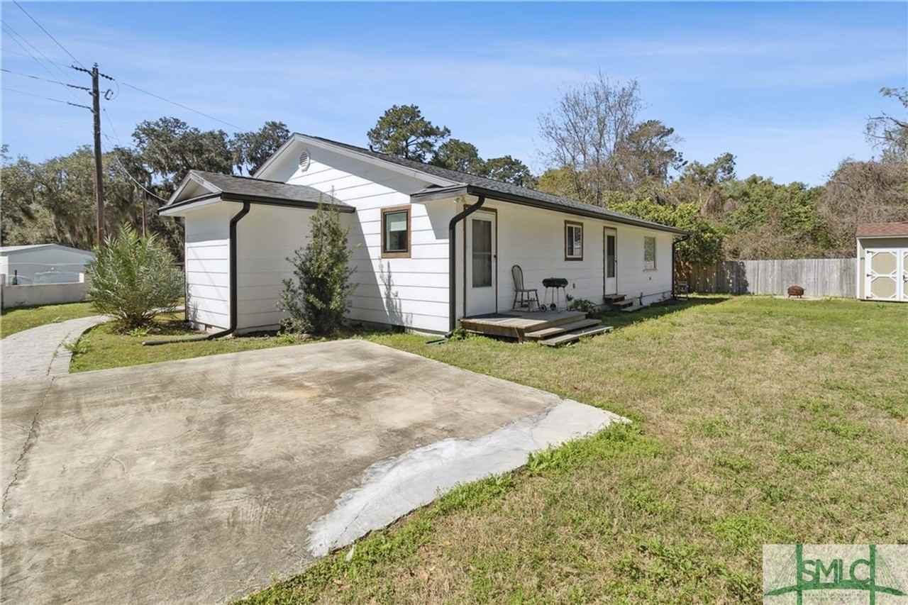 1013 Cedar St Ne - Photo 2 of 15